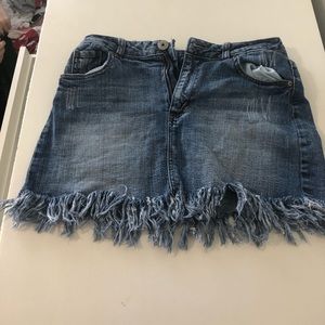 Jean skirt with fringe